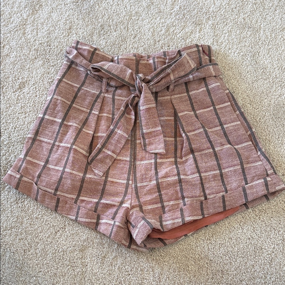 Boutique Shorts - High-waisted - Size Small - Light Maroon